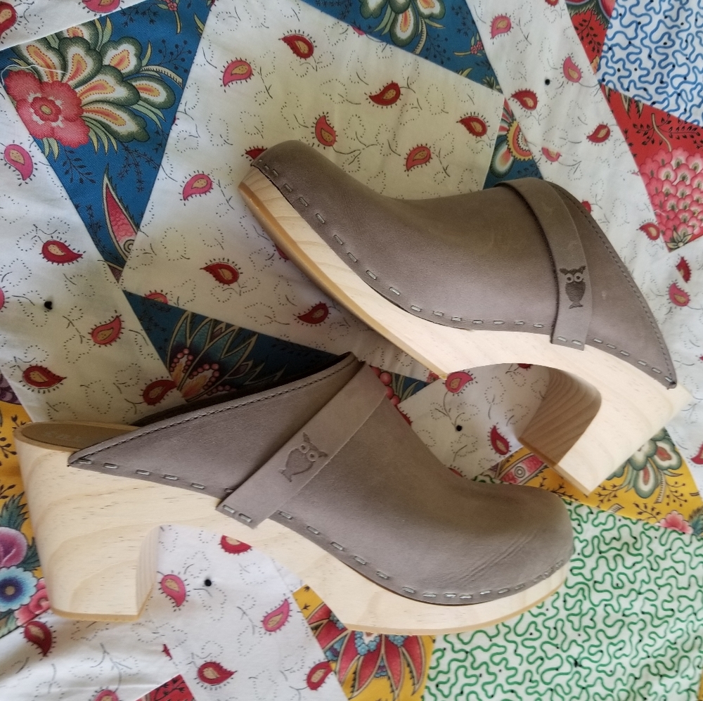 NEW: Sandgrens Swedish wooden clogs: size 41